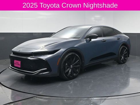 Used 2025 Toyota Crown Nightshade image 2