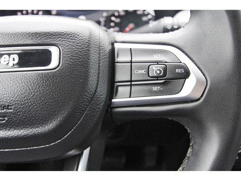 Used 2024 Jeep Compass Latitude AWD/4WD image 19