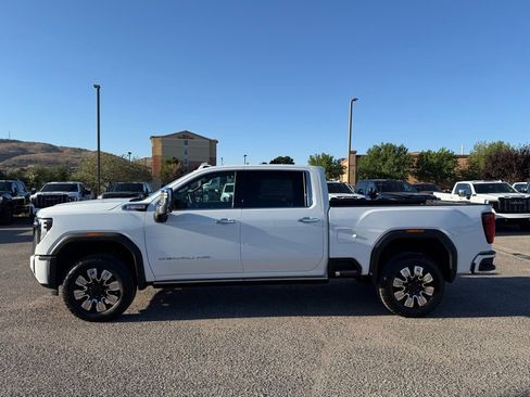 New 2026 GMC Sierra 3500 Denali w/ Denali Reserve Package image 9
