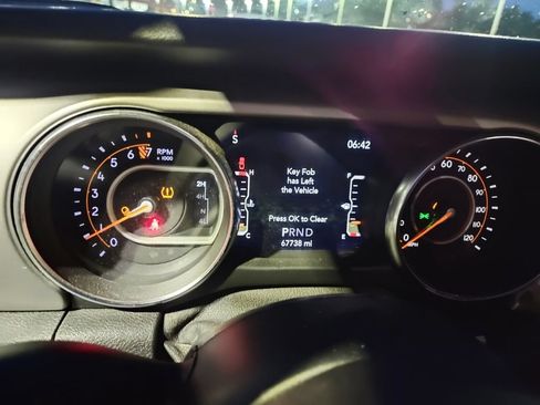 Used 2021 Jeep Gladiator Sport w/ Quick Order Package 24Q 80Th AWD/4WD image 11