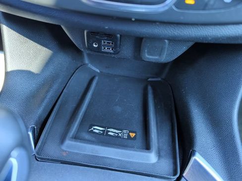 Used 2023 Chevrolet Traverse LT w/ LT Premium Package FWD image 24