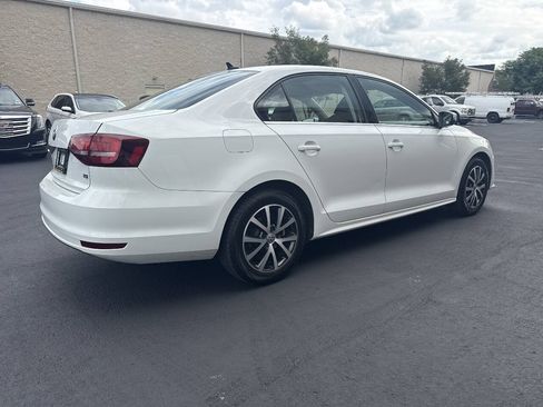 Used 2017 Volkswagen Jetta SE FWD image 9