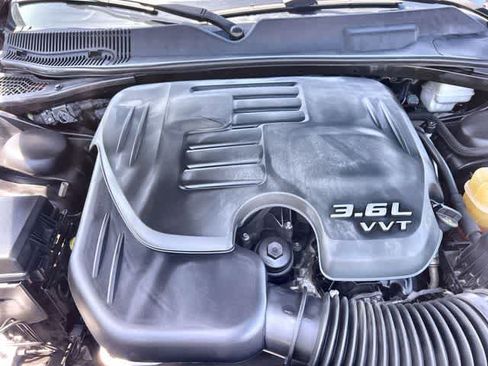 Used 2013 Dodge Challenger SXT RWD image 10