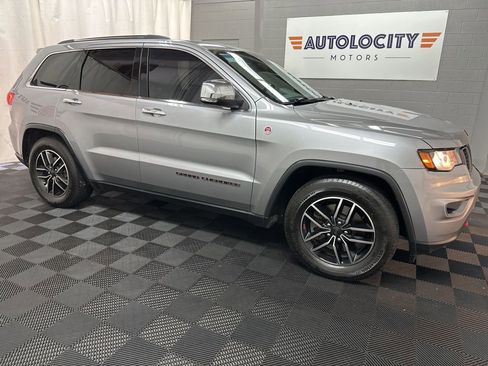 Used 2019 Jeep Grand Cherokee Trailhawk image 3