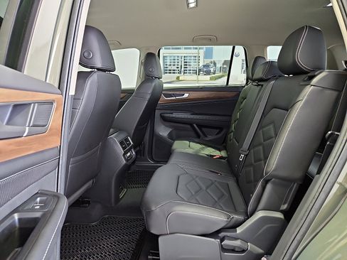 New 2026 Volkswagen Atlas SE FWD image 13