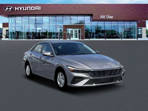 New 2026 Hyundai Elantra SE image 13