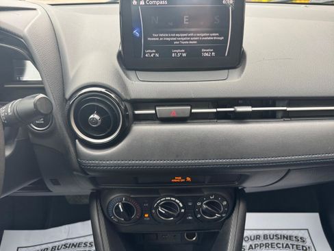 Used 2019 Toyota Yaris LE FWD image 12