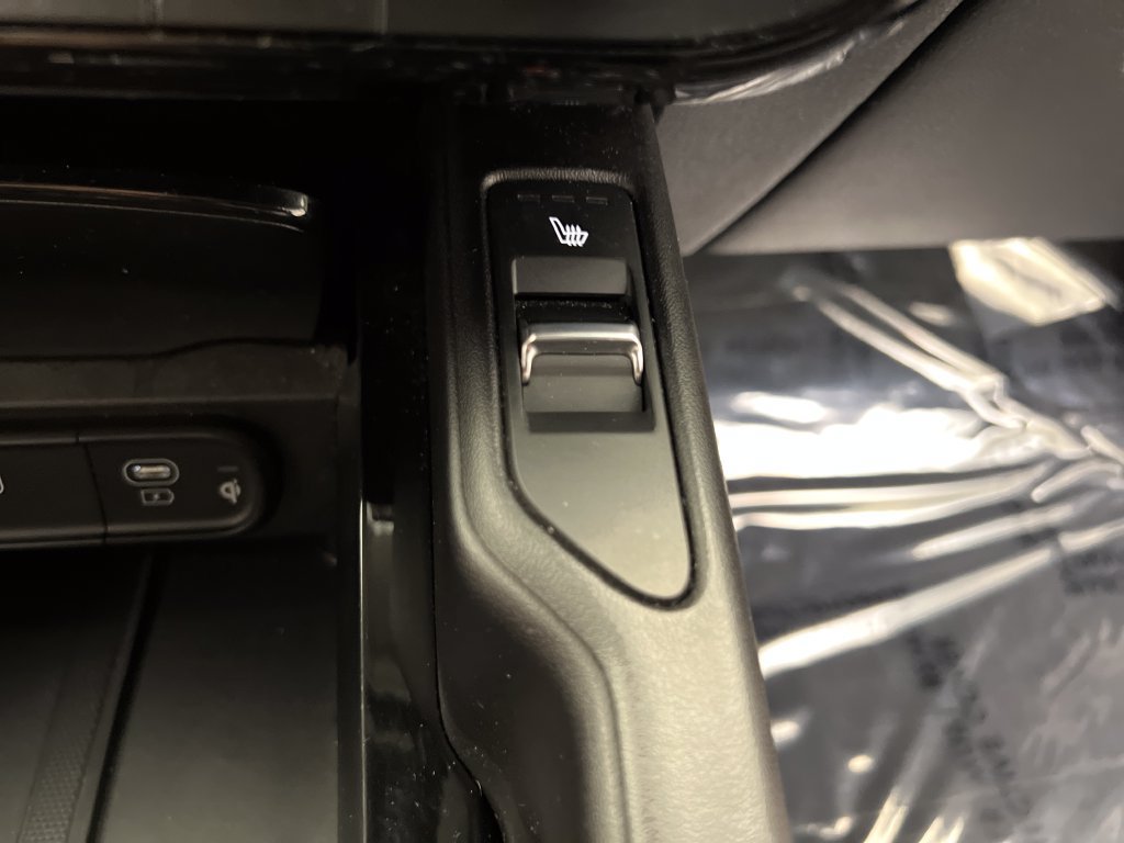 Used 2025 Kia Telluride S FWD image 65