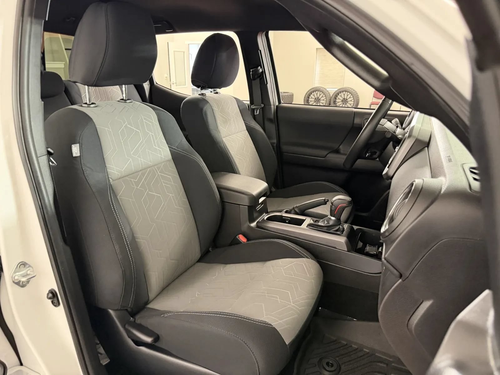 Used 2023 Toyota Tacoma TRD Sport AWD/4WD image 35