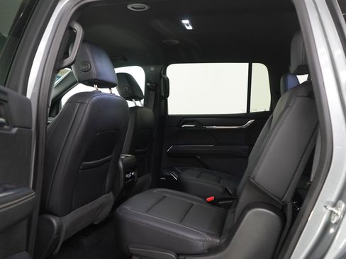 Used 2024 GMC Acadia Elevation w/ Luxury Package AWD/4WD image 19