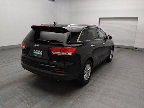 Used 2018 Kia Sorento FWD image 9