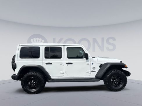 Used 2024 Jeep Wrangler Unlimited AWD/4WD image 8