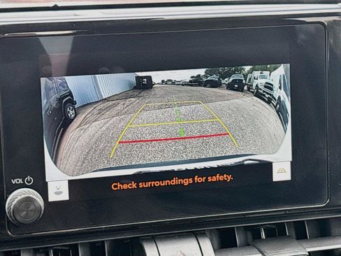 Used 2025 Toyota RAV4 XLE AWD/4WD image 6