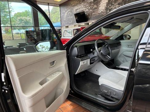 Used 2024 Hyundai Kona SEL w/ Convenience Package FWD image 17