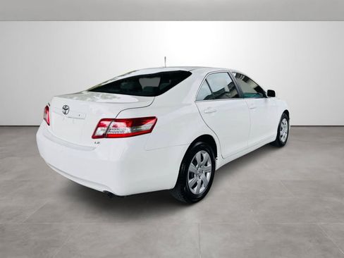 Used 2011 Toyota Camry LE FWD image 7