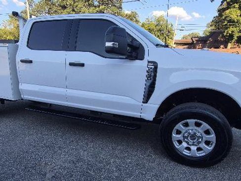 Used 2023 Ford F250 XLT w/ FX4 Off-Road Package AWD/4WD image 2