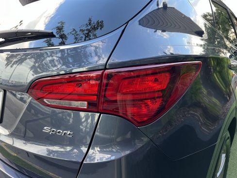 Used 2017 Hyundai Santa Fe Sport image 12