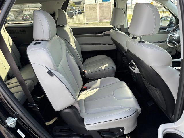 Used 2025 Hyundai Palisade SEL FWD image 21