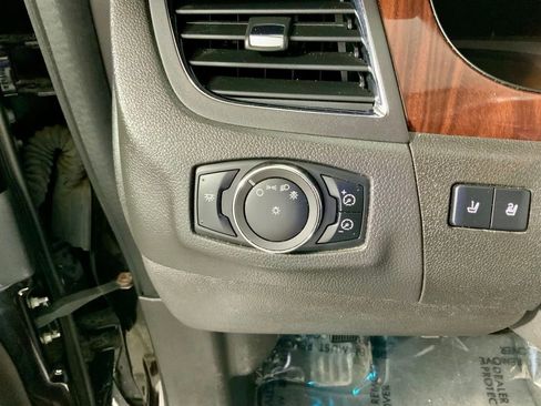 Used 2013 Ford Edge Limited image 19