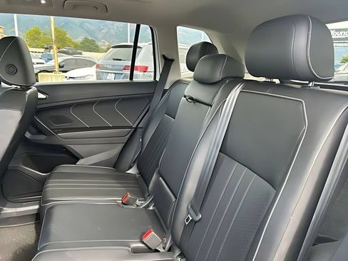 Used 2024 Volkswagen Tiguan SE AWD/4WD image 19
