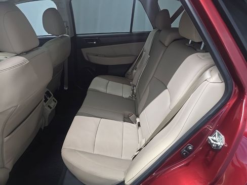 Used 2018 Subaru Outback 2.5i Limited image 12