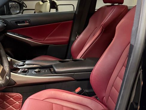 Used 2019 Lexus IS 300 AWD image 34