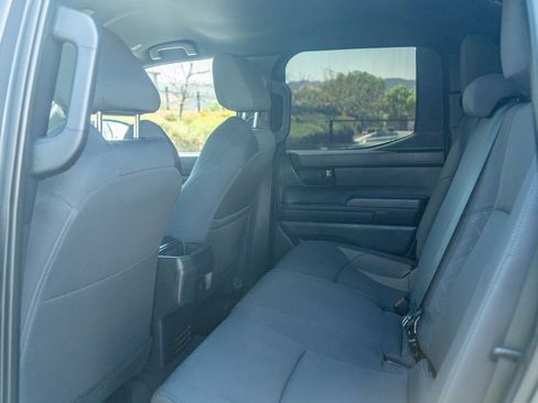 Certified 2025 Toyota Tacoma SR5 AWD/4WD image 16