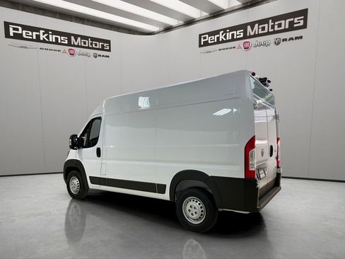 New 2026 RAM ProMaster 2500 w/ Convenience Group FWD image 4
