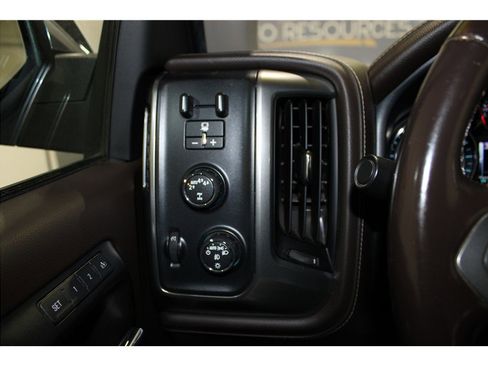 Used 2018 Chevrolet Silverado 1500 LTZ w/ Sport Package image 31