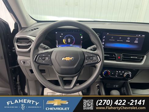 Used 2025 Chevrolet TrailBlazer LT image 25