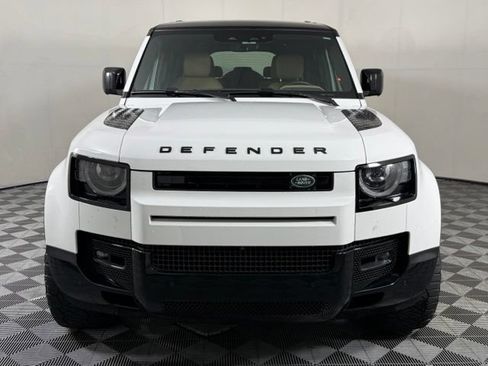 Used 2025 Land Rover Defender 130 X-Dynamic SE AWD/4WD image 11