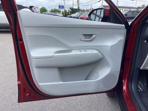 Used 2024 Hyundai Kona SEL AWD/4WD image 9