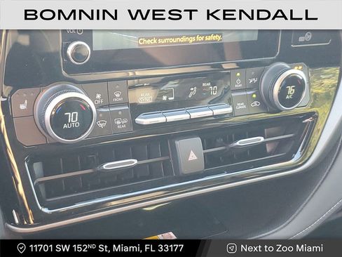 Used 2024 Toyota Highlander LE image 27