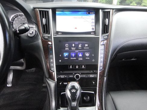 Used 2019 INFINITI Q50 Luxe w/ Essential Package (3.0T Luxe) AWD/4WD image 8