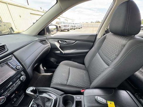 Used 2019 Nissan Rogue SV w/ Sun & Sound Touring Package AWD/4WD image 33