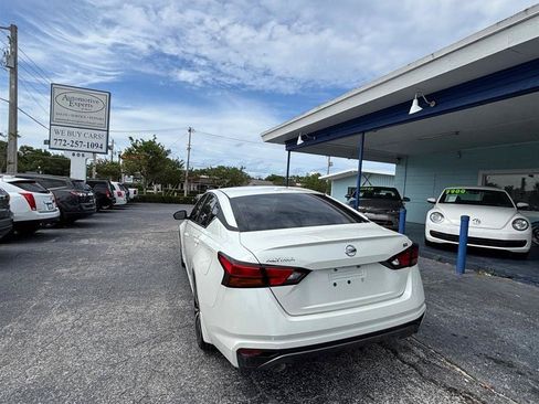 Used 2019 Nissan Altima 2.5 SR FWD image 3