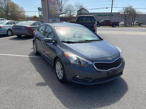 Used 2016 Kia Forte LX image 2