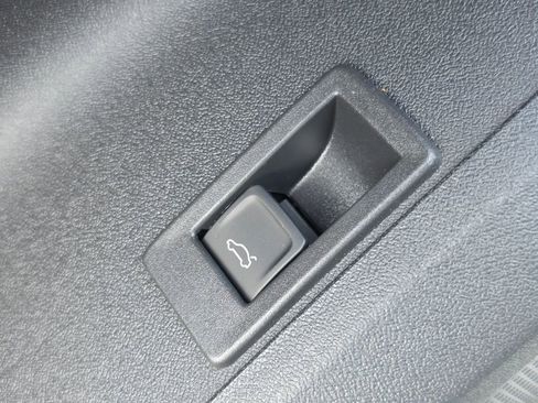 New 2025 Audi Q5 Premium Plus image 23