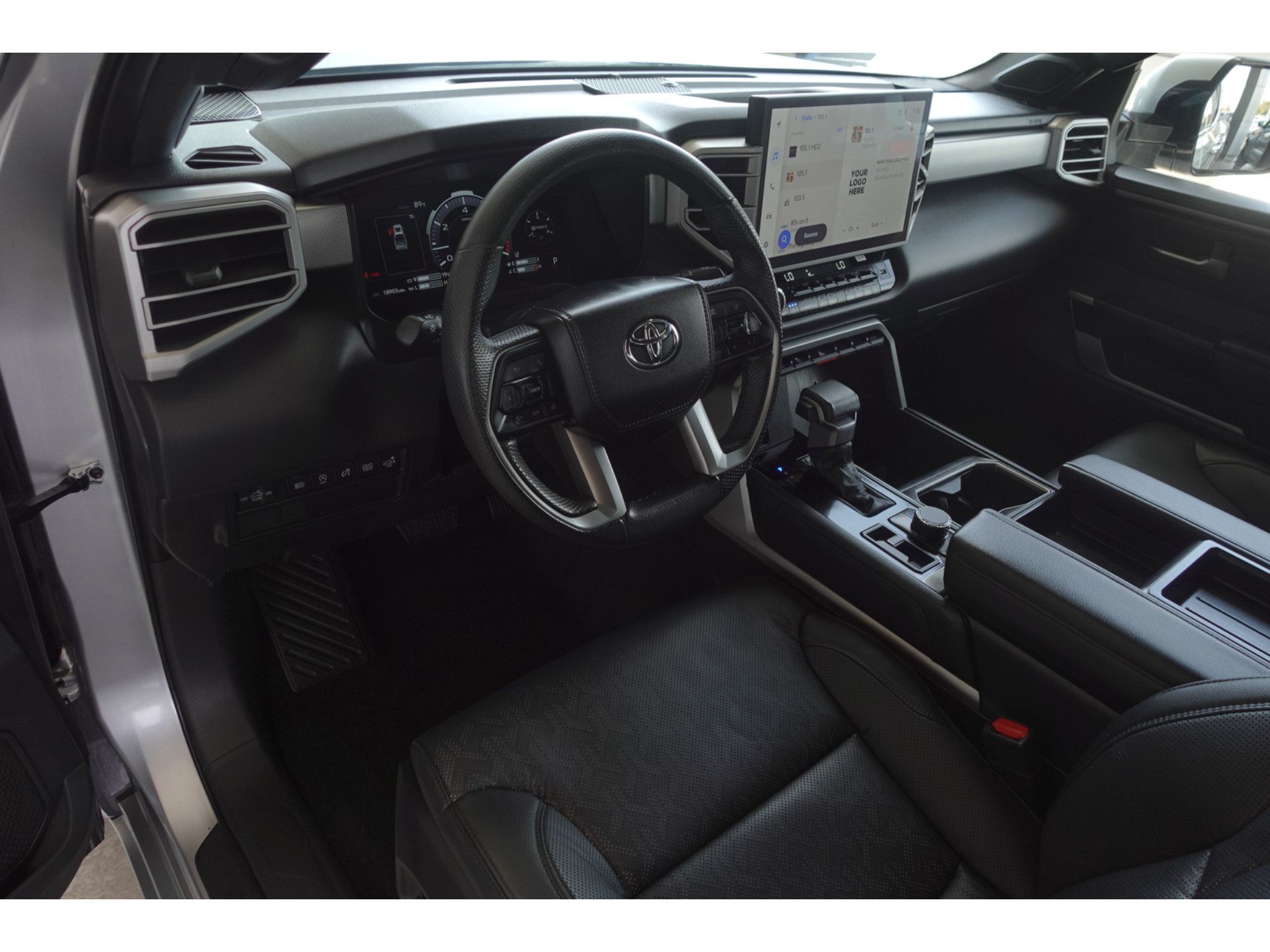 Used 2025 Toyota Tundra Limited AWD/4WD image 9
