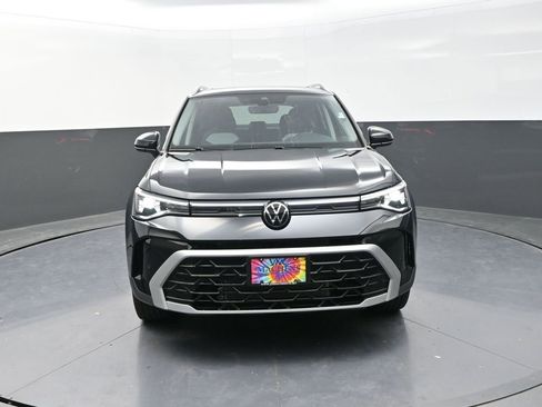 New 2025 Volkswagen Taos SEL image 2