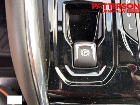 Used 2023 GMC Canyon AT4 w/ Technology Package AWD/4WD image 12