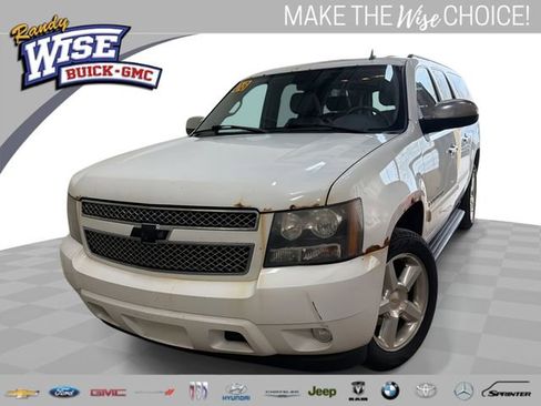 Used 2008 Chevrolet Suburban LTZ w/ LTZ Preferred Equipment Group AWD/4WD image 1