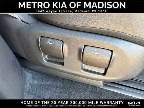 Used 2025 Kia Carnival SX Prestige FWD image 39