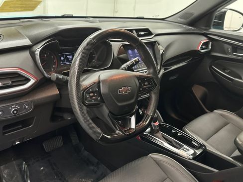 Used 2022 Chevrolet TrailBlazer RS w/ Sun and Liftgate Package FWD image 21