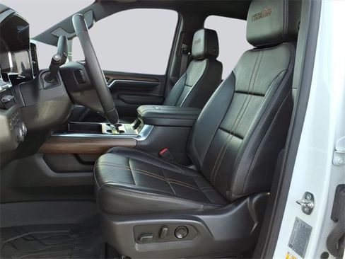 Used 2024 Chevrolet Silverado 2500 High Country w/ High Country Premium Package image 18