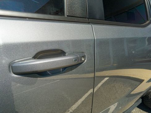 Used 2020 Chevrolet Silverado 1500 RST image 9