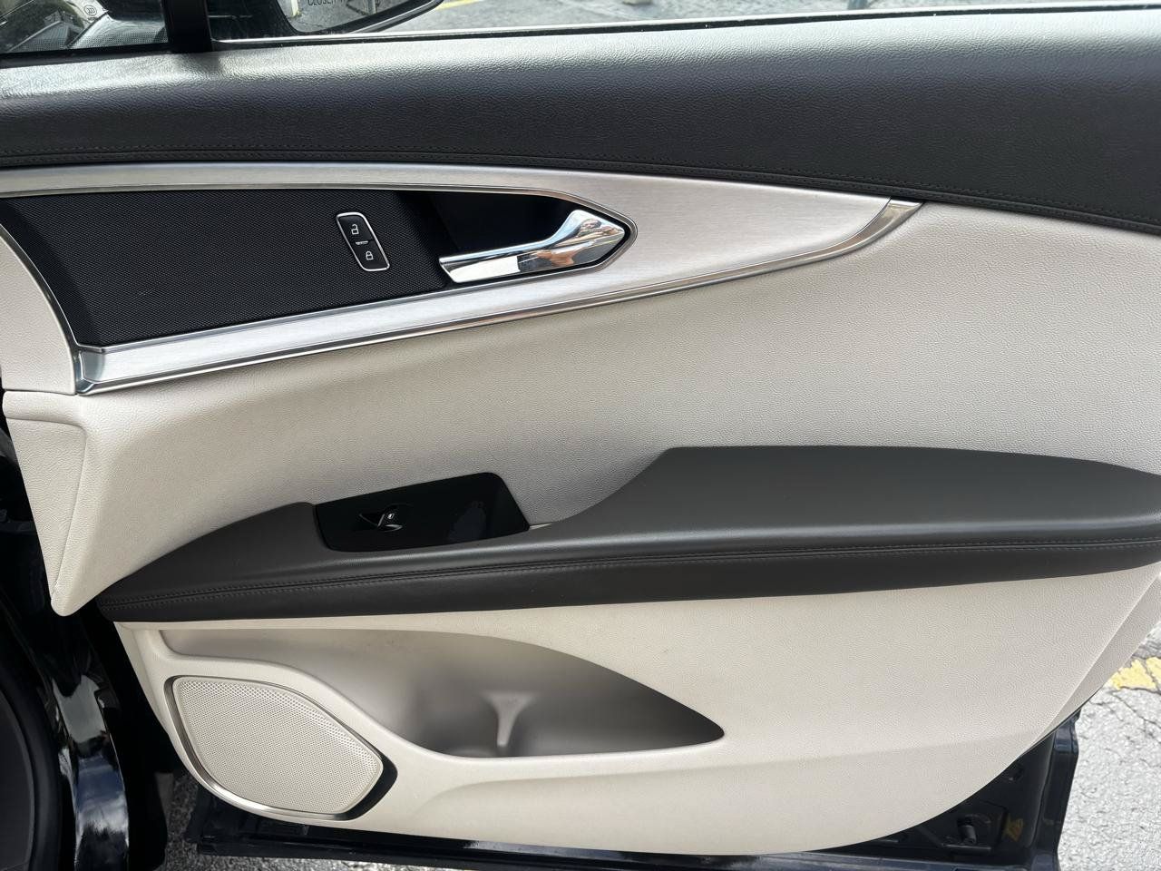 Used 2018 Lincoln MKX Premiere AWD/4WD image 25