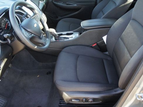 Used 2025 Chevrolet Malibu LT image 25