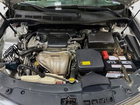 Used 2012 Toyota Camry LE image 32