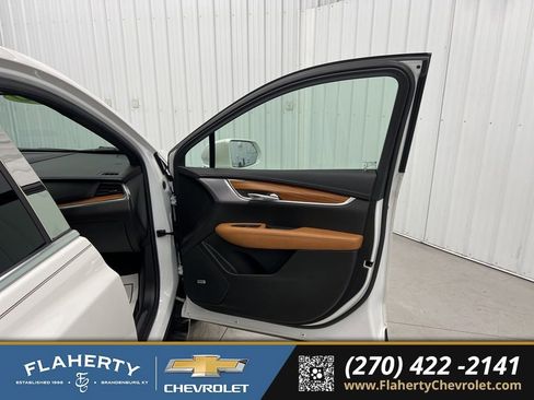 Used 2020 Cadillac XT5 Premium Luxury w/ LPO, Floor Liner Package image 14